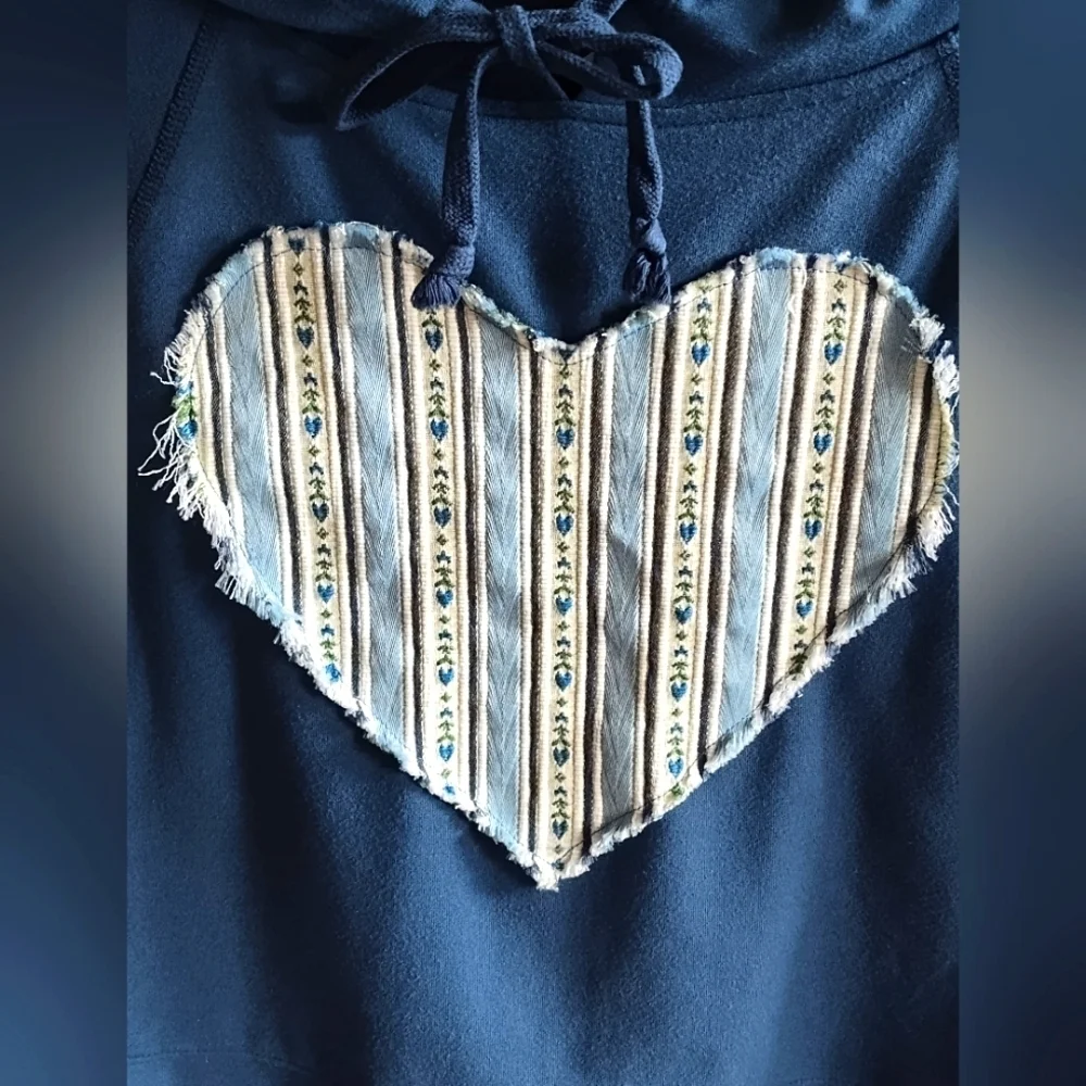 Applique Heart On Women's Avia Short Sleeve Hoodie | Sz Medium - Picture 3 of 7